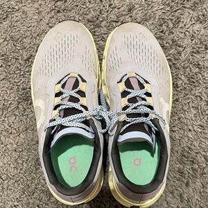 On CloudMonster Purple/Green Women’s 8.5